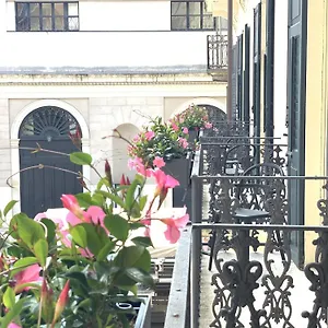 https://bue-nero-suites-verona.hotelinveneto.com